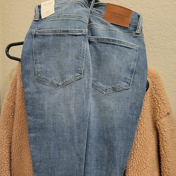 Lucky Jeans AVA mid rise size 4 - Picture 2 of 2